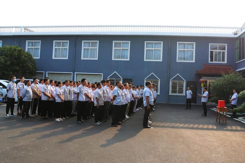 花溪科技舉行“送溫暖、獻(xiàn)愛心”捐助活動(dòng)